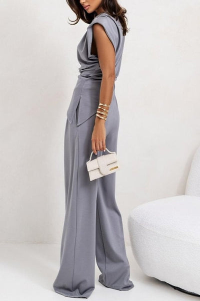 Dames set met plooischouders en wijde broek
