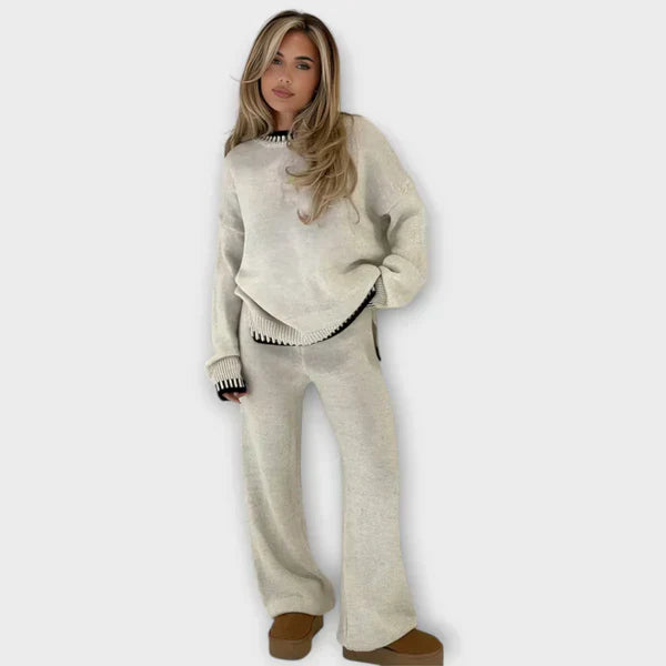 Tweedelig damespak met gebreide top en wijde broek