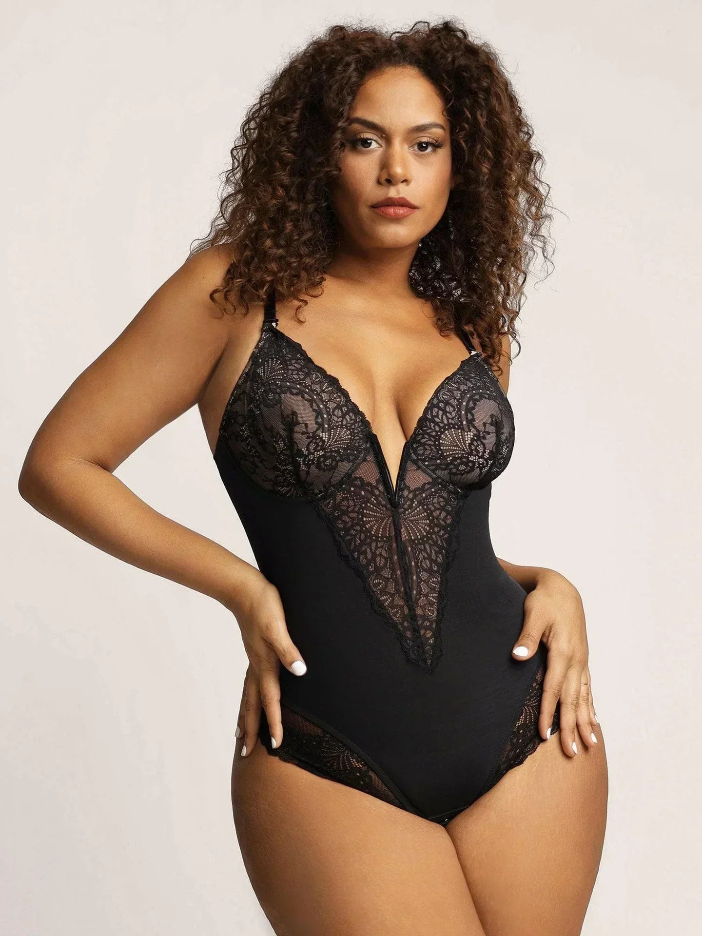 Noach™ | Diepe V-hals bodysuit