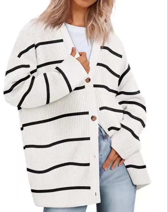 Gilet pour dames | Cardigan tricoté couleur crème avec col en V et boutons marron