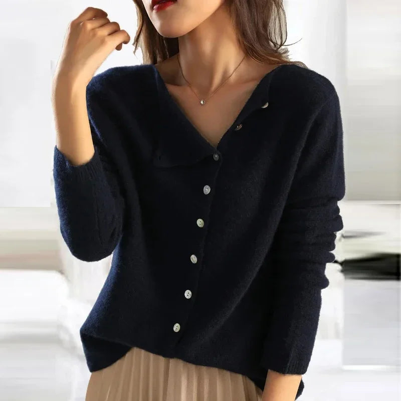 Pull Eleanor | Cardigan confortable avec design asymétrique à boutons