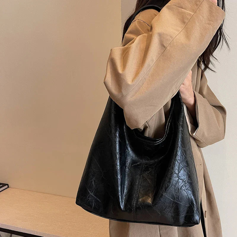 Suède Dames Schoudertas | Elegant Minimalistisch Design met Luxe Details