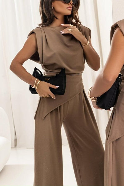 Dames set met plooischouders en wijde broek