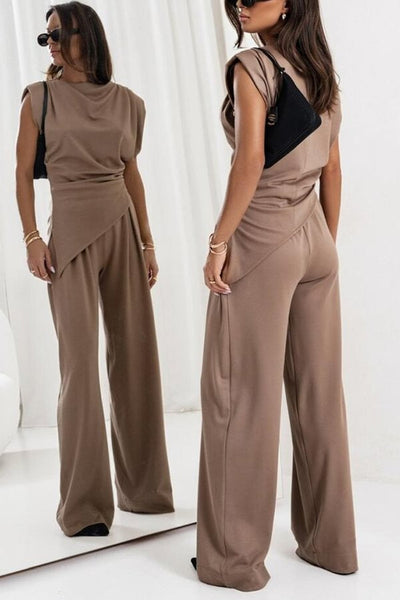 Dames set met plooischouders en wijde broek