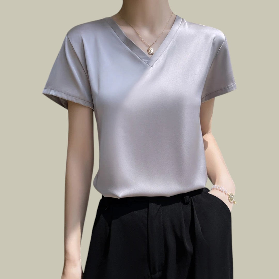 Damska koszulka z dekoltem w serek, z krótkim rękawem i czystym wzorem