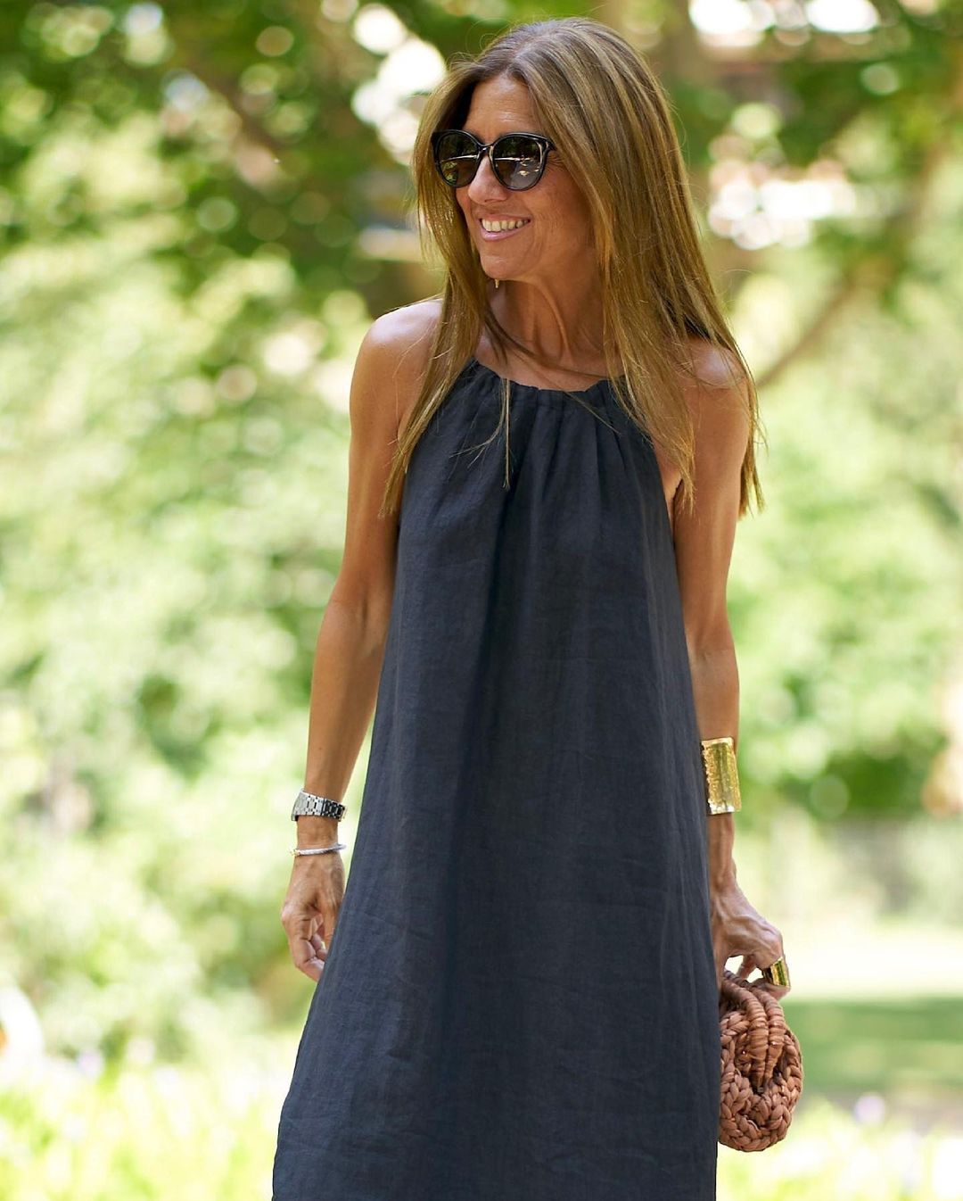 Robe femme avec dos ouvert et fente